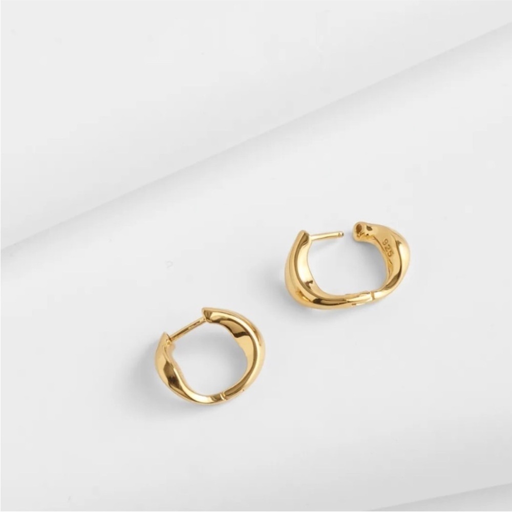 NWT Madewell 14k gold Demi-Fine Twist Huggie Hoop Earrings